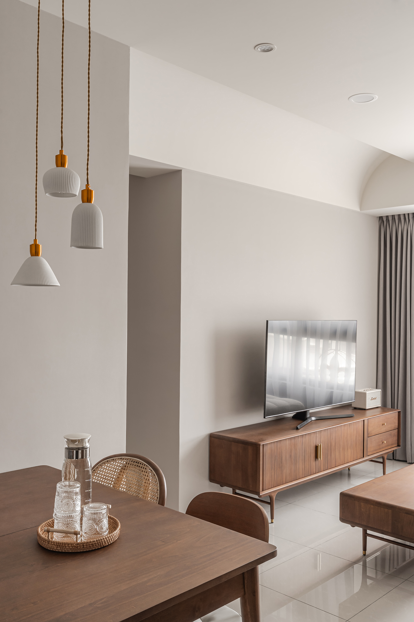 【黃銅與木的年代光澤】