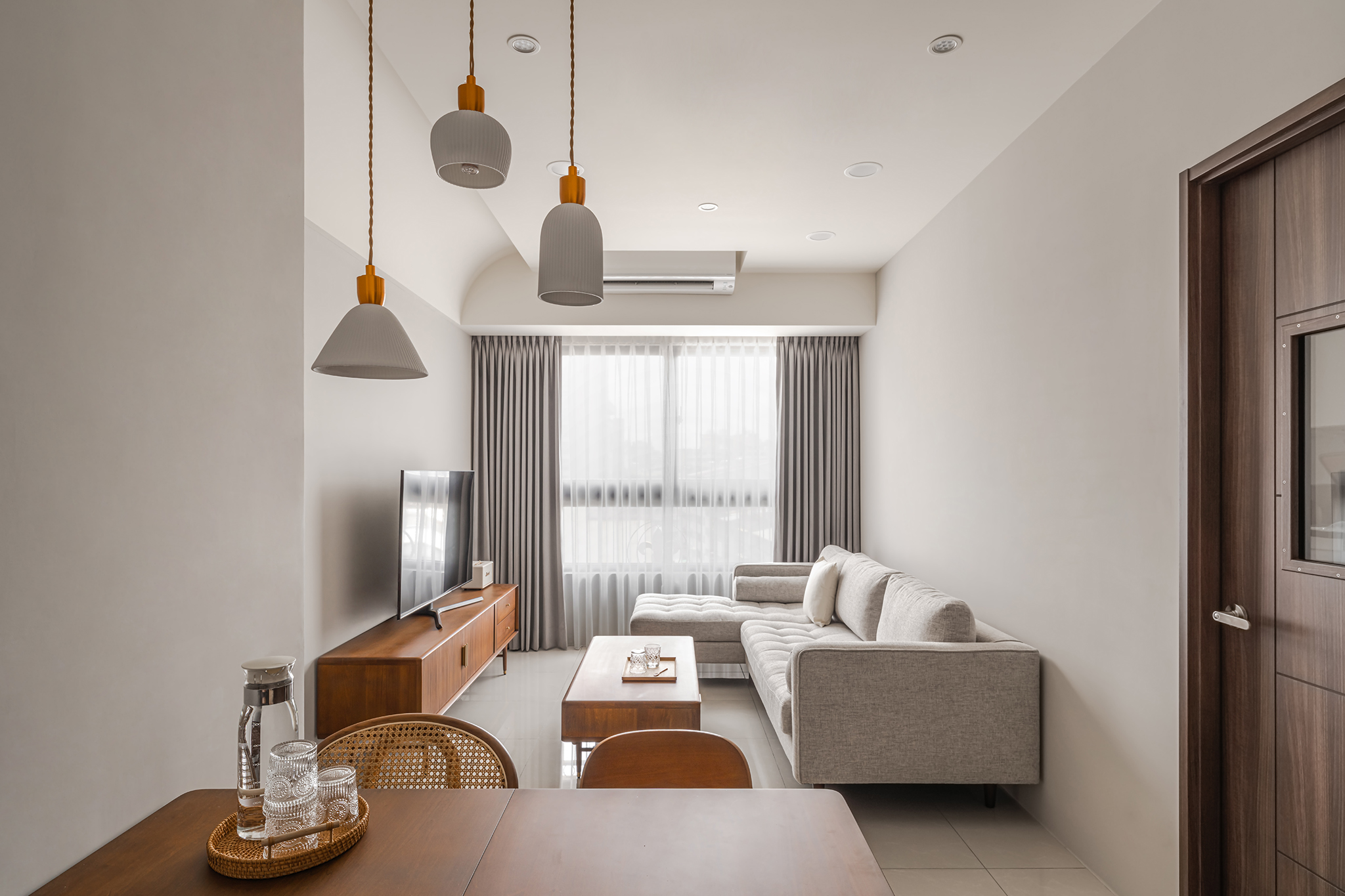 【黃銅與木的年代光澤】