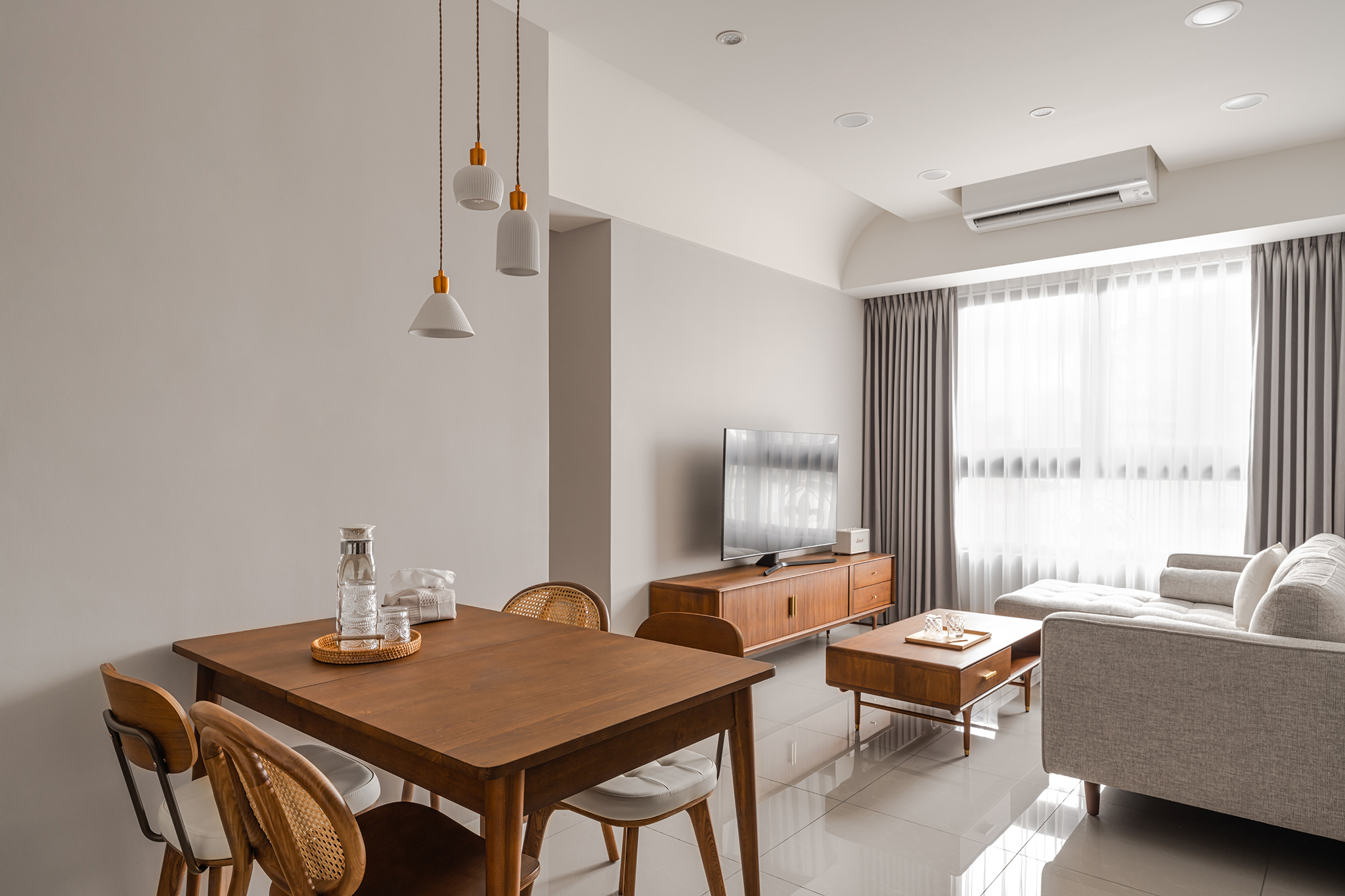 【黃銅與木的年代光澤】