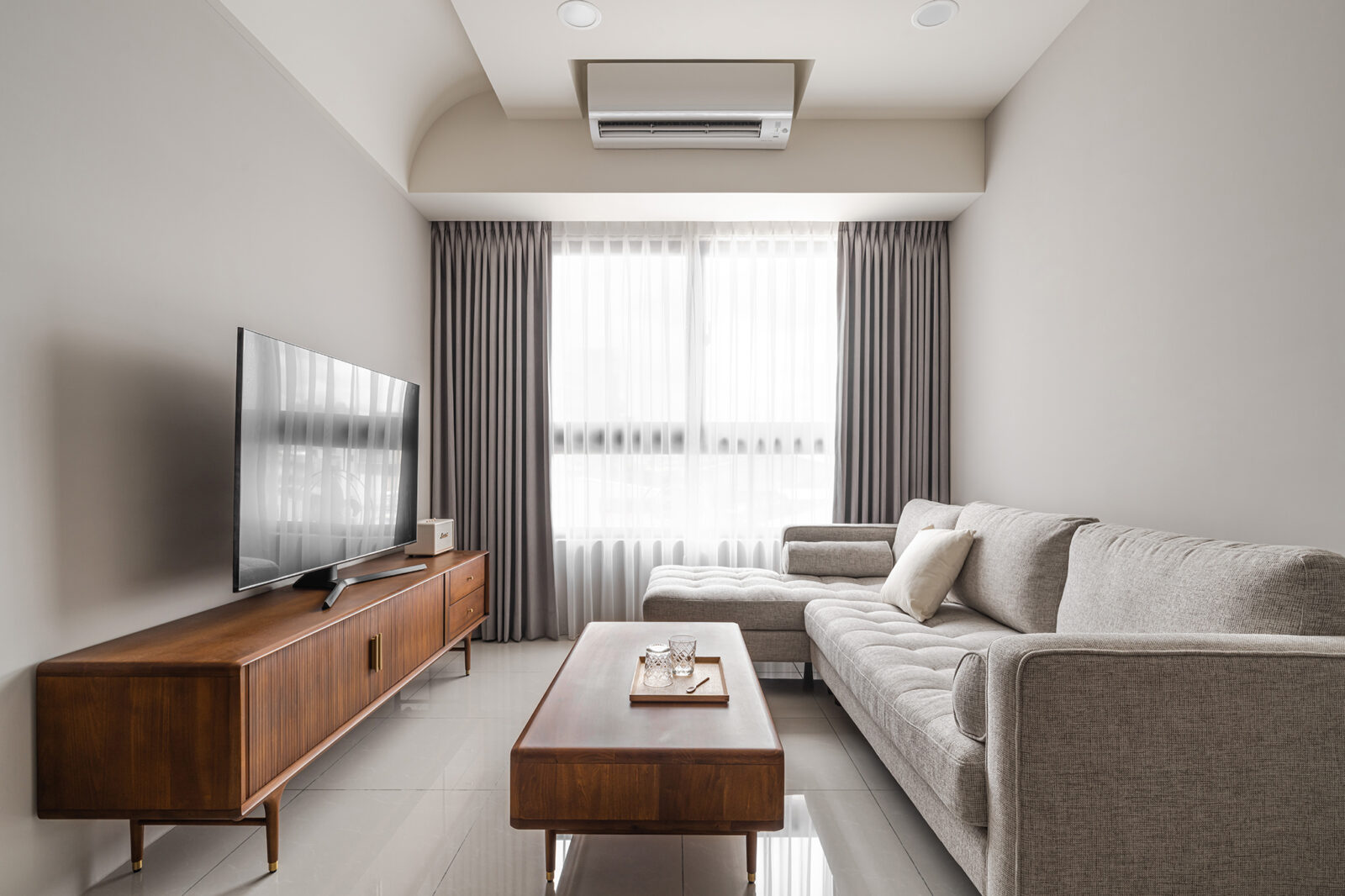 【黃銅與木的年代光澤】