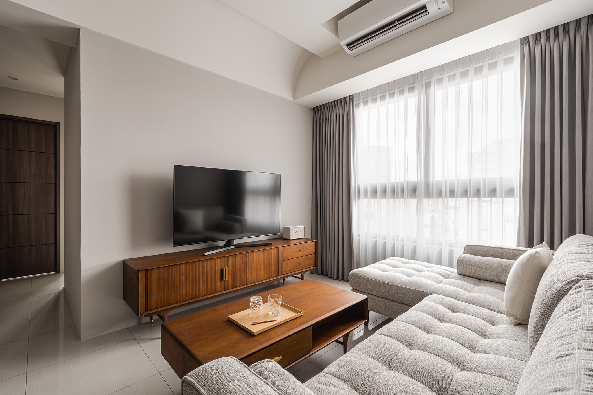 【黃銅與木的年代光澤】