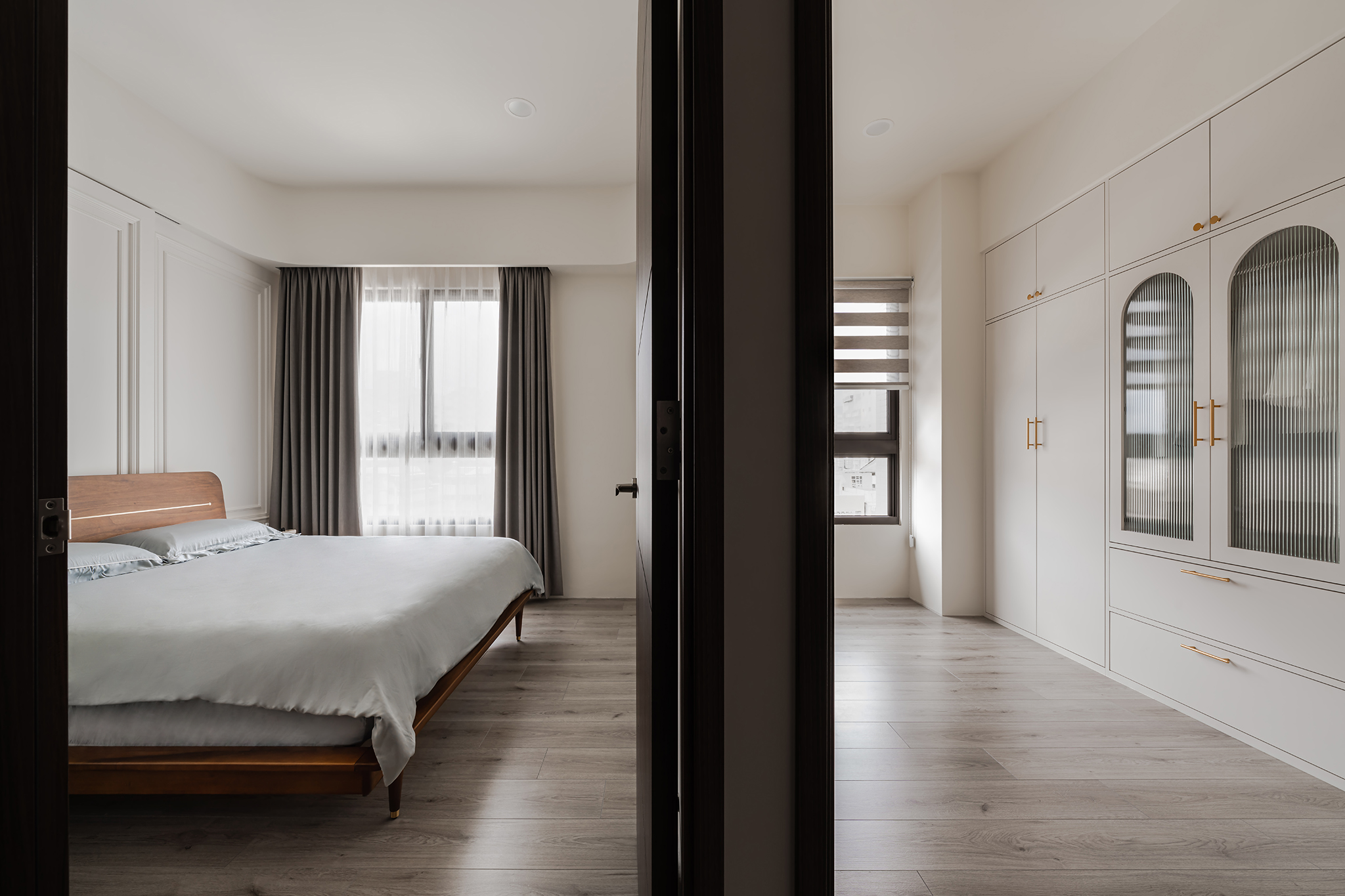 【黃銅與木的年代光澤】