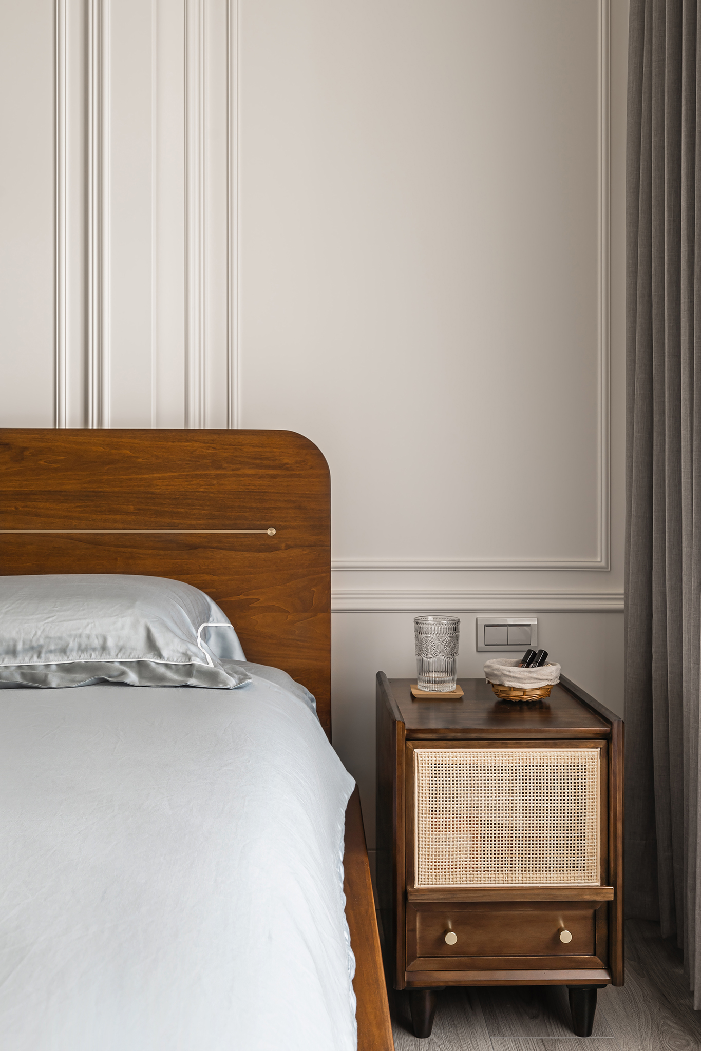 【黃銅與木的年代光澤】